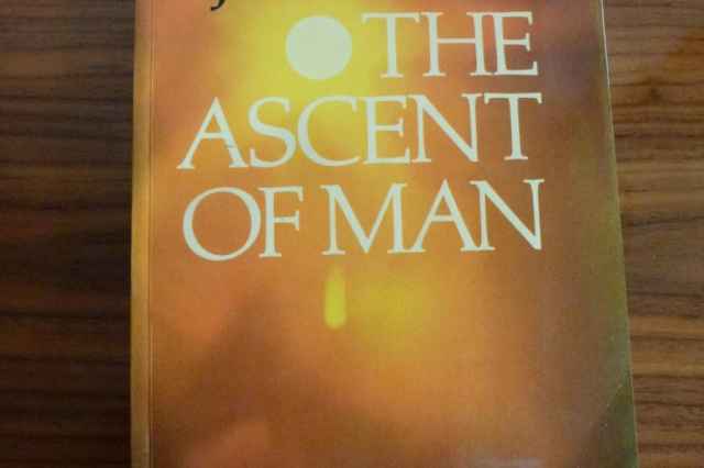 كتاب به سوي قدرت چاپ آمريكا 1973 The Ascent of Man