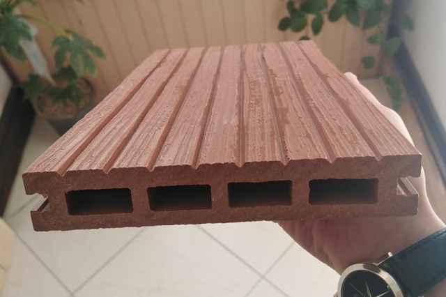 چوب پلاست اصفهان
