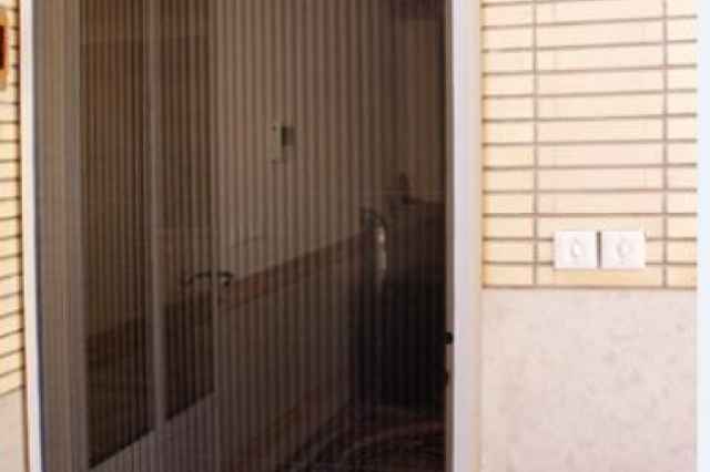 درب وپنجره توري آلومينيوم-پليسه-تعويض پنجره با دوجداره