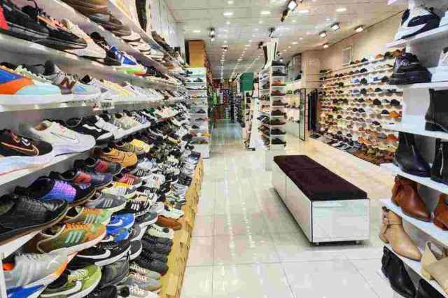 فروشگاه كفش ورزشي و مجلسي ارزان دركرج